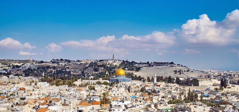 الاحتلال يُحارب الاعتكاف في المسجد الأقصى المبارك