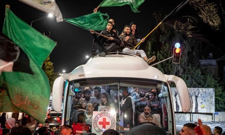 قناة عبرية تكشف عن تفاصيل “صفقة تبادل” المقترحه .