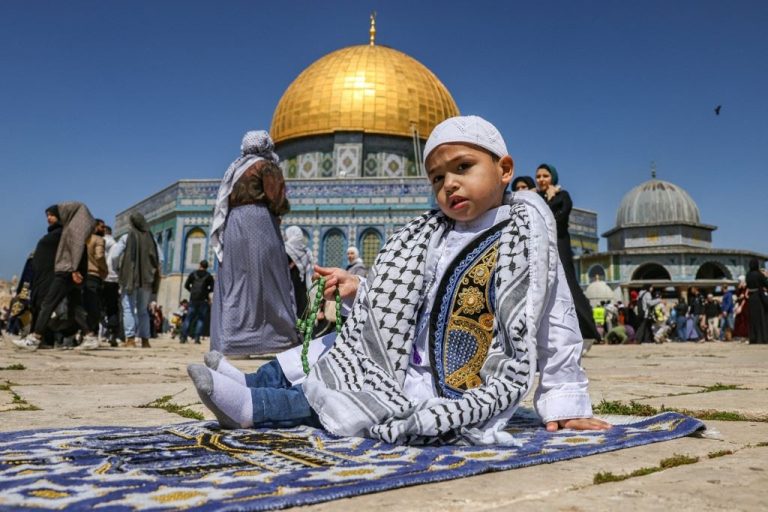 التجمع: حق الفلسطينيين بالأقصى والعبادة فيه من الثوابت وليست منة من أحد.