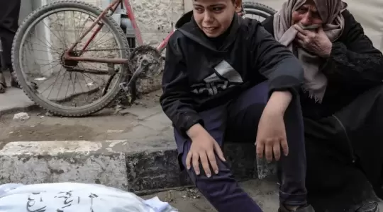 85 شهيدا و130 إصابة في 8 مجازر ارتكبها الاحتلال بغزة خلال الساعات ال24 الماضية .