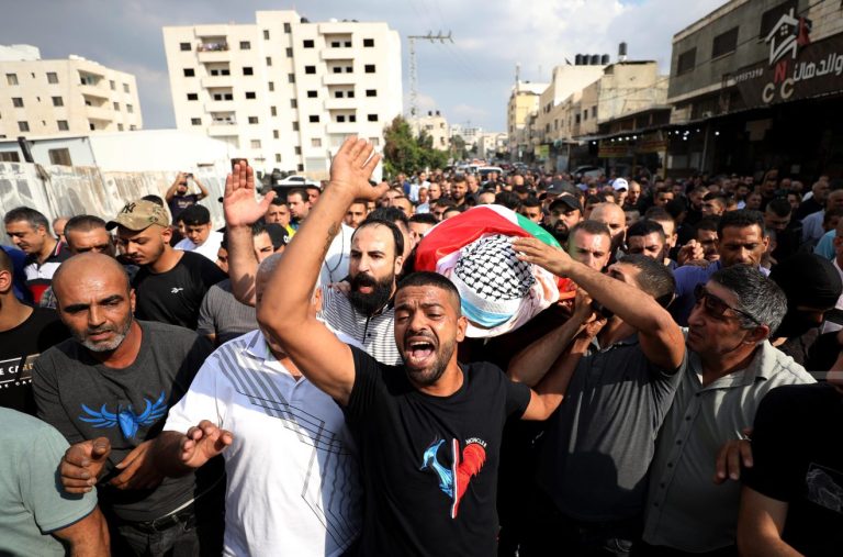 إستشهاد شاب فلسطيني متأثرا بإصابته برصاص الاحتلال في جنين .
