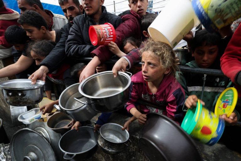 المكتب الحكومي: أكثر من 3500 طفل في غزة يواجهون خطر الموت جوعاً