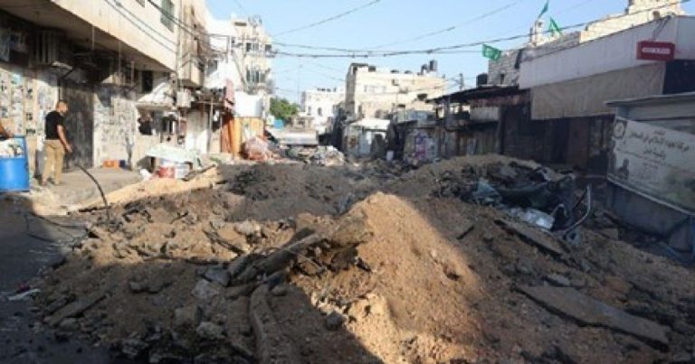 الاحتلال يحاصر مدينة جنين ومخيمها ويبدأ في تدمير البنية التحتية