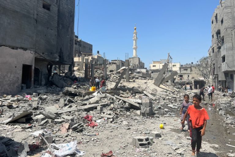 محامون يقدمون شكاوى إلى المحكمة الجنائية الدولية ضد الاحتلال بسبب مجزرة “النصيرات”