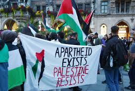 في أيرلندا، شهدت مظاهرة داعمة لفلسطين اتهامات موجهة إلى واشنطن بالمساهمة في “الإبادة”
