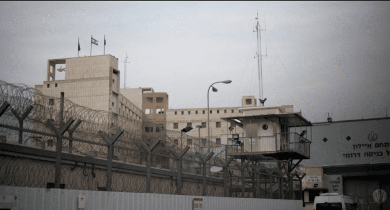 شهادات مروّعة للأسرى من سجن “عوفر”
