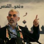 السنوار للسيد الحوثي: خطط الاحتلال في الاحتواء والتحييد قد فشلت