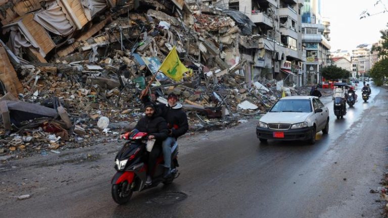 لبنان : بدء عودة النازحين إلى ديارهم بعد دخول اتفاق وقف إطلاق النار حيز التنفيذ فجر اليوم