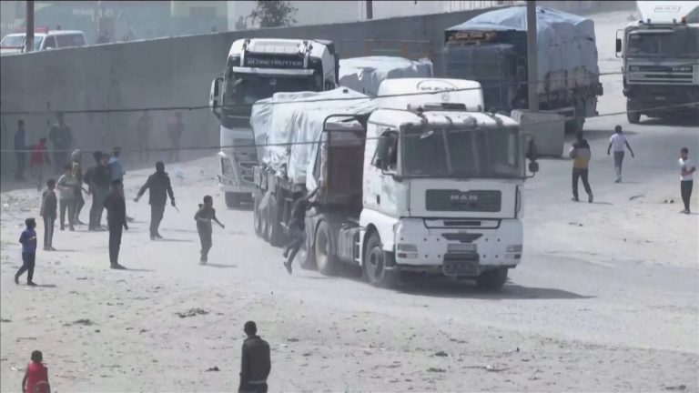 دوجاريك : إسرائيل اعترضت وصول ثلثي المساعدات إلى غزة الأسبوع الماضي
