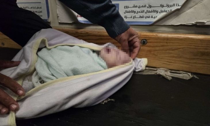 استشهاد 3 أطفال رضع في غزة بسبب البرد القارس خلال 48 ساعة