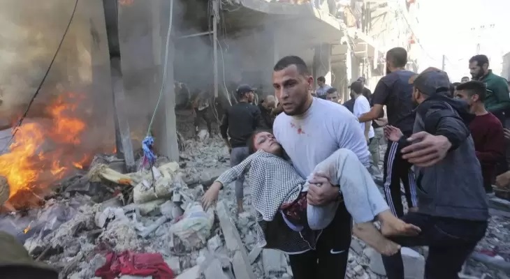 الإعلام الحكومي : مجزرة النصيرات تودي بحياة 33 شهيدًا وتخلّف العشرات بين جرحى ومفقودين