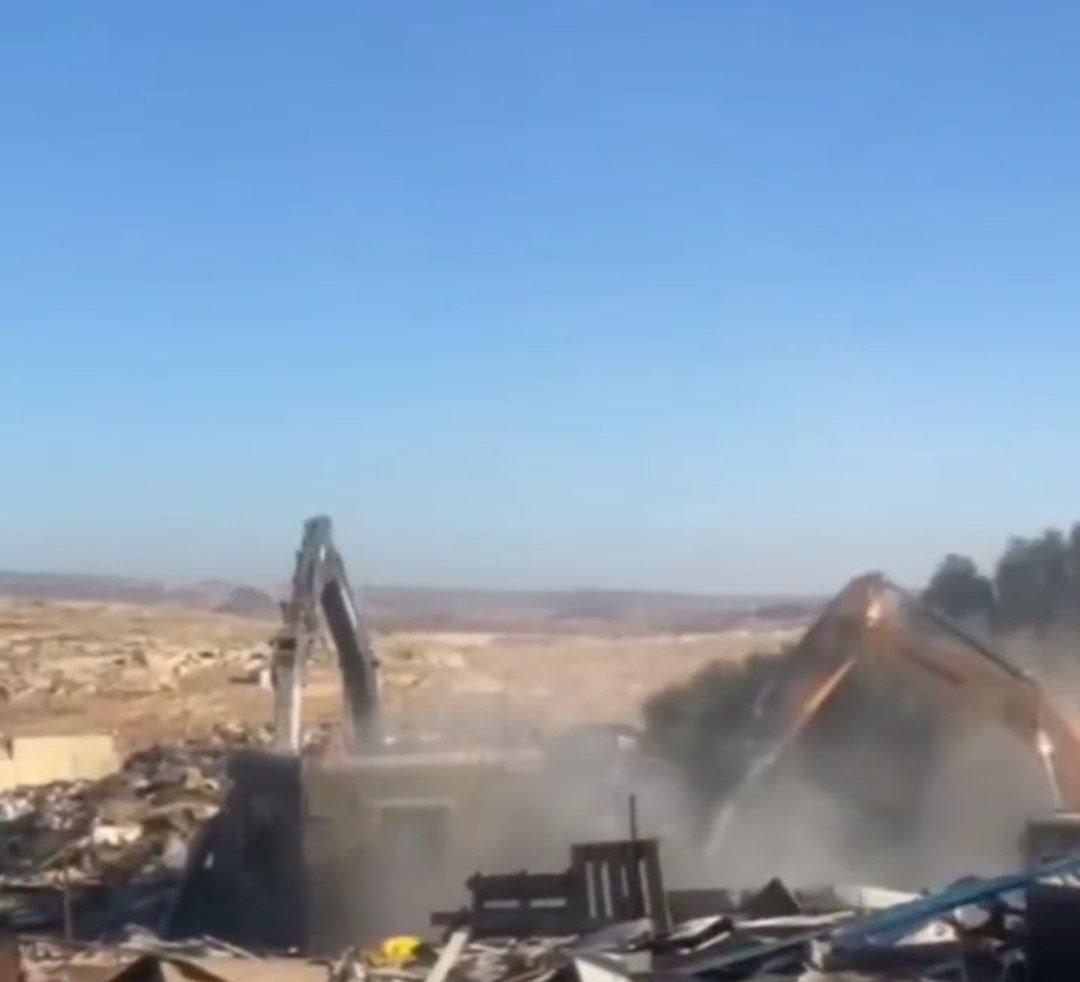 سلطات الاحتلال تهدم 6 منازل في عناتا شمال القدس