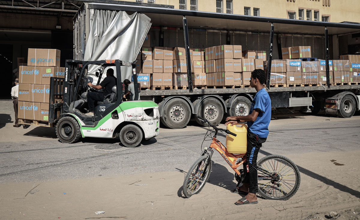 لازاريني : 4000 شاحنة محملة بالمعونات تنتظر عبور غزة