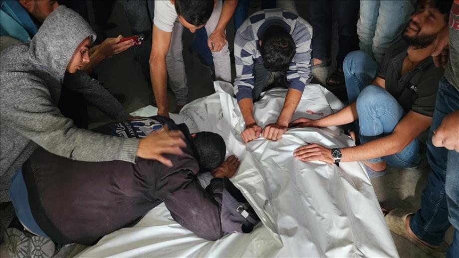 وزارة الصحة في غزة : 17 شهيدًا بينهم 14 تم انتشالهم وإصابتان خلال الـ 24 ساعة الماضية