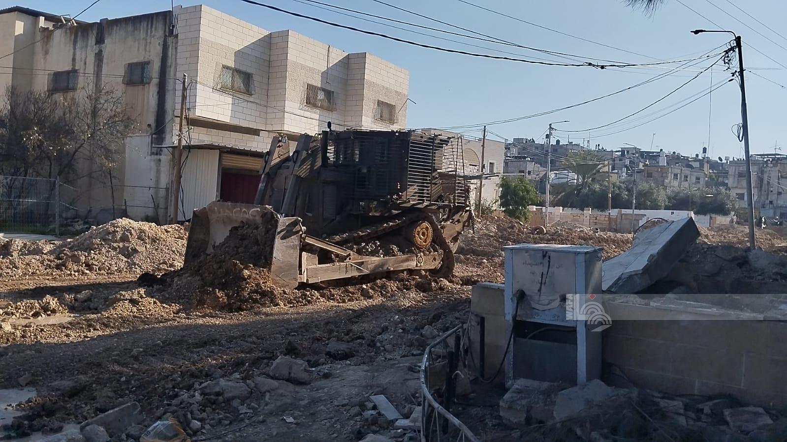 الاحتلال يستمر في عدوانه على مدينة طولكرم ومخيمها لليوم الثامن