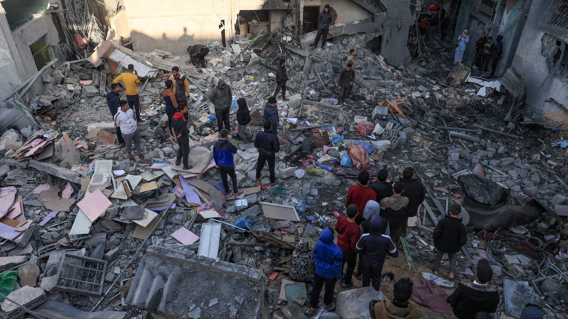 وزارة الصحة في غزة : ارتفاع حصيلة الشهداء إلى 85 والإصابات إلى 133 منذ…