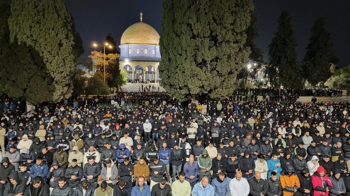 60 ألف مصلٍّ يؤدون التراويح في الأقصى في تاسع أيام رمضان