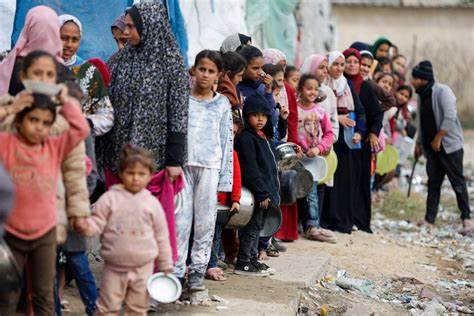 الأونروا: 2.1 مليون شخص محاصرون في قطاع غزة ويتعرضون للقصف والتجويع