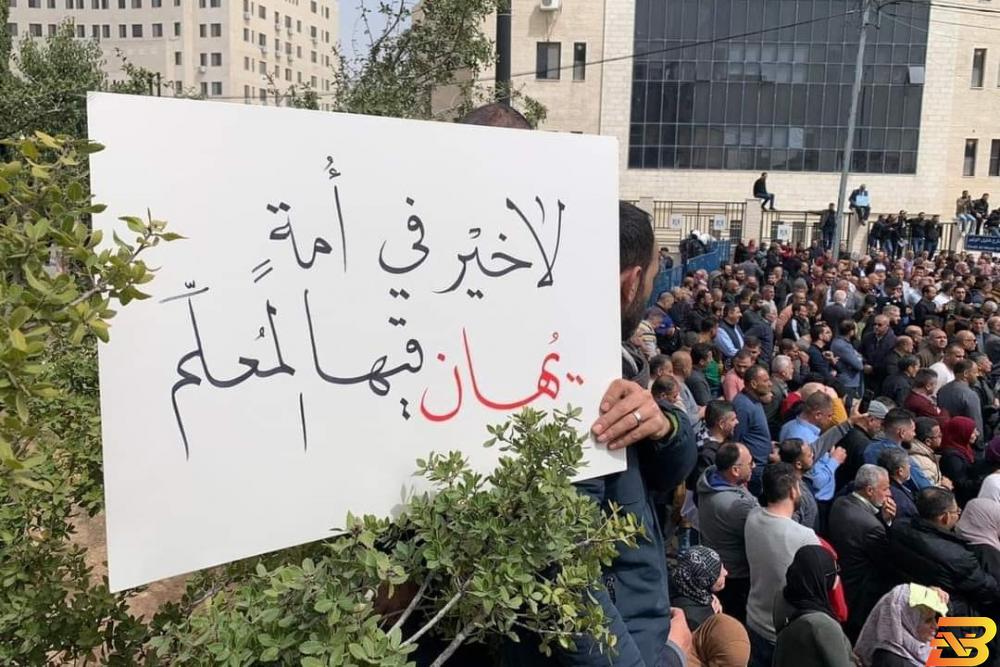 إضراب المعلمين يتحدى حكم المحكمة ويعطل الدراسة في أكثر من 100 مدرسة