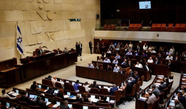 مركز “عدالة”: إجراءات ترحيل المواطنين العرب تصعيد خطير وأداة تمييز ممنهج