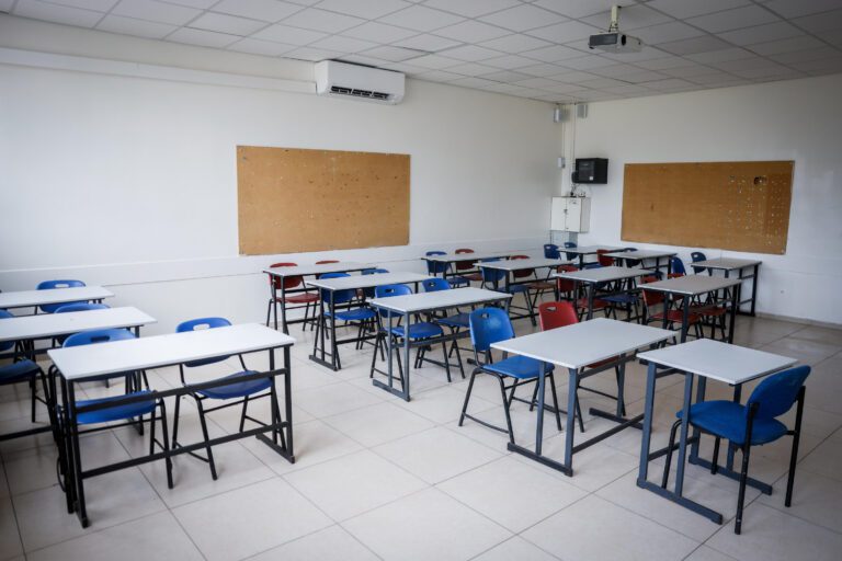 المحكمة ترفض إصدار أوامر لمنع الإضراب في المدارس فوق الابتدائية