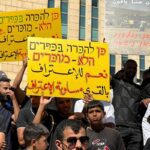 آلاف يتظاهرون في النقب رفضاً لسياسة هدم المنازل