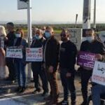 احتجاجات تؤدي إلى إغلاق شارع 85 عند مفرق المكر ضد مخطط مصادرة الأراضي